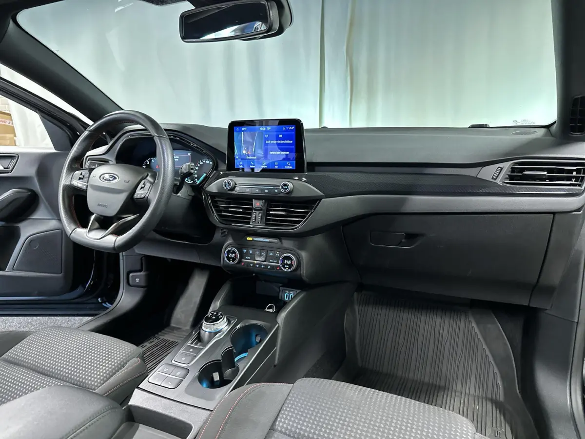1.5 EcoBoost ST Line Business Automaat | 182 PK | Navi | LED
