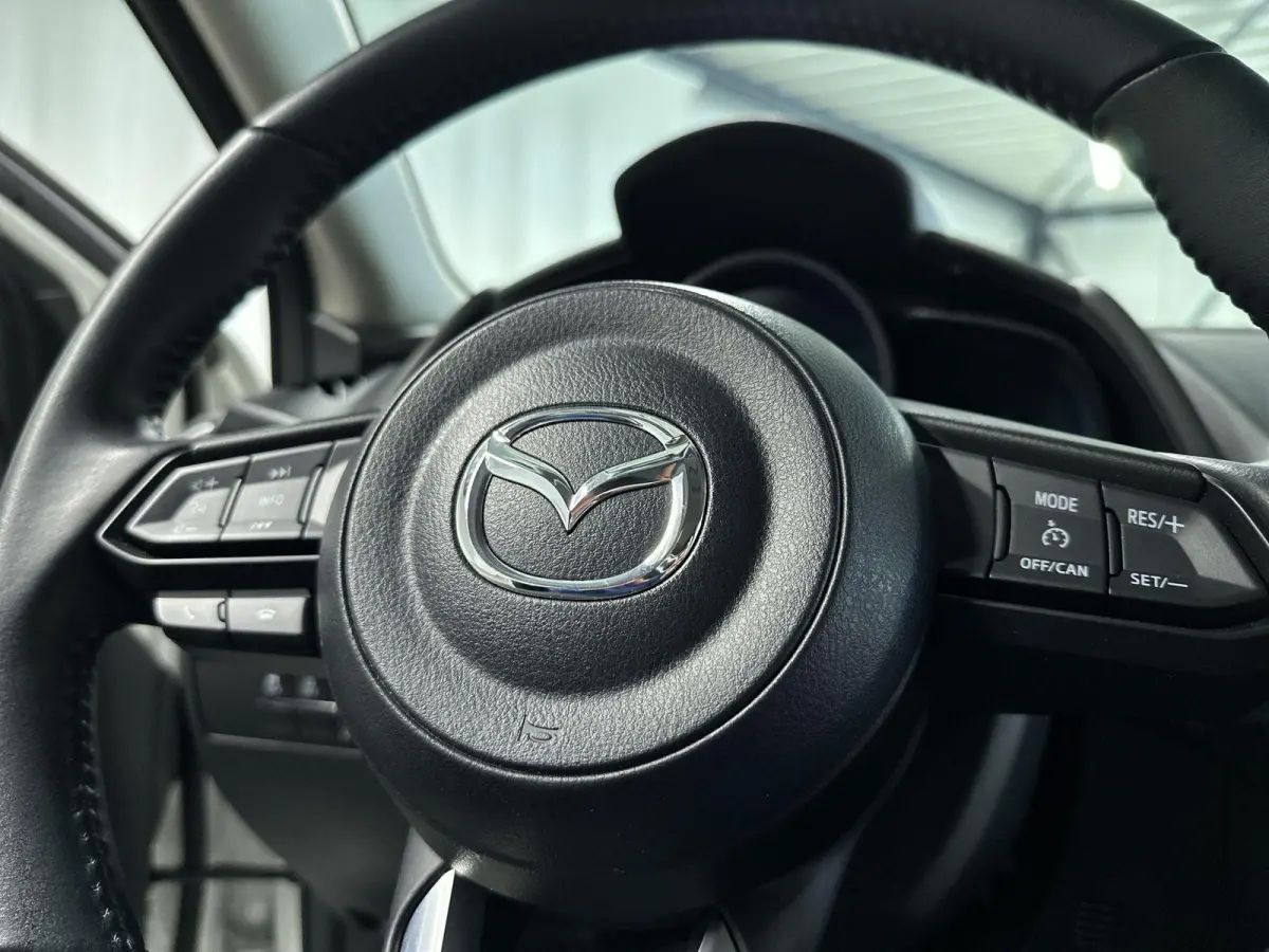 1.5 Skyactiv-G Luxury Automaat | LED | NAVI