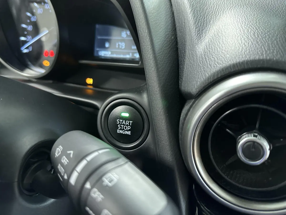 1.5 Skyactiv-G Luxury Automaat | LED | NAVI