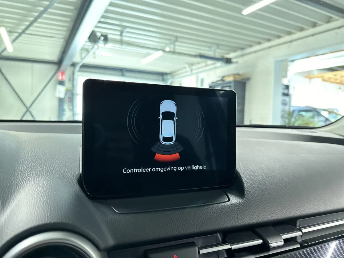 1.5 Skyactiv-G Luxury Automaat | LED | NAVI