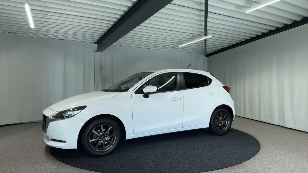 1.5 Skyactiv-G Luxury Automaat | LED | NAVI