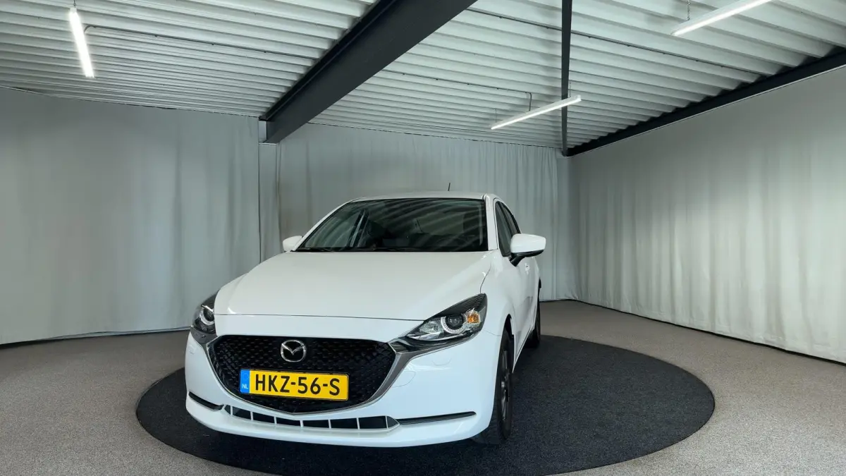 1.5 Skyactiv-G Luxury Automaat | LED | NAVI