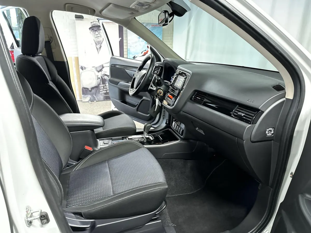 2.0 Connect Pro Automaat | Navi