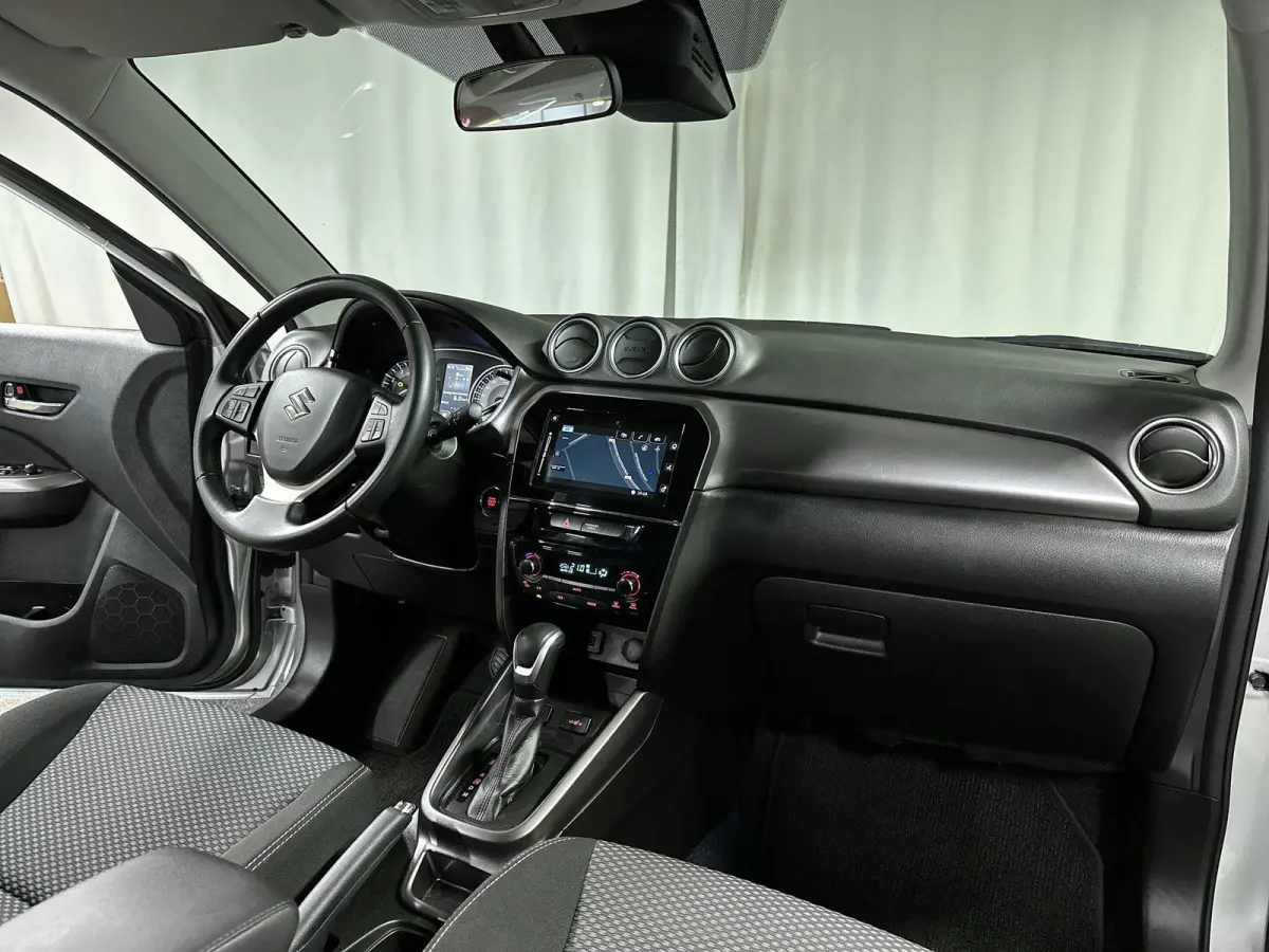 1.5 Hybrid Select Automaat | Navi | Trekhaak | Stoelverwarming