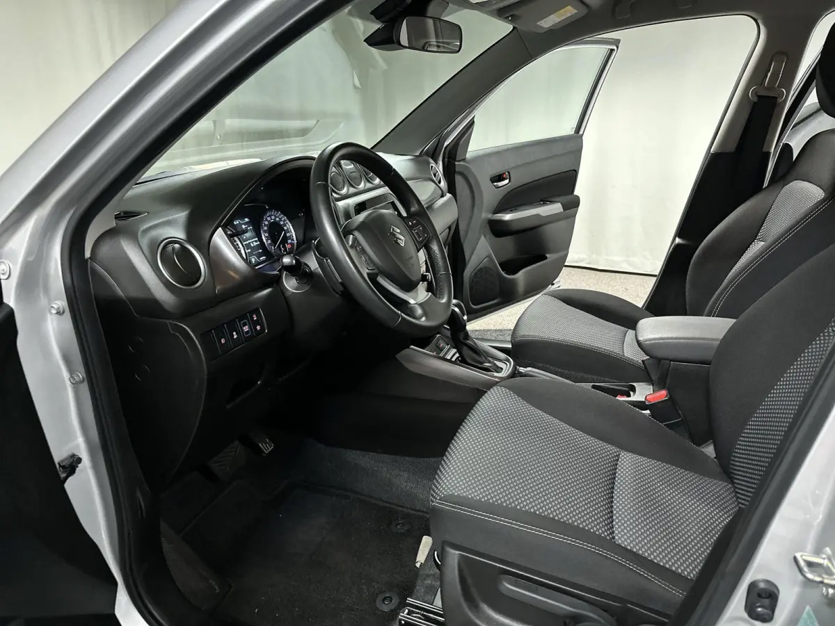 1.5 Hybrid Select Automaat | Navi | Trekhaak | Stoelverwarming
