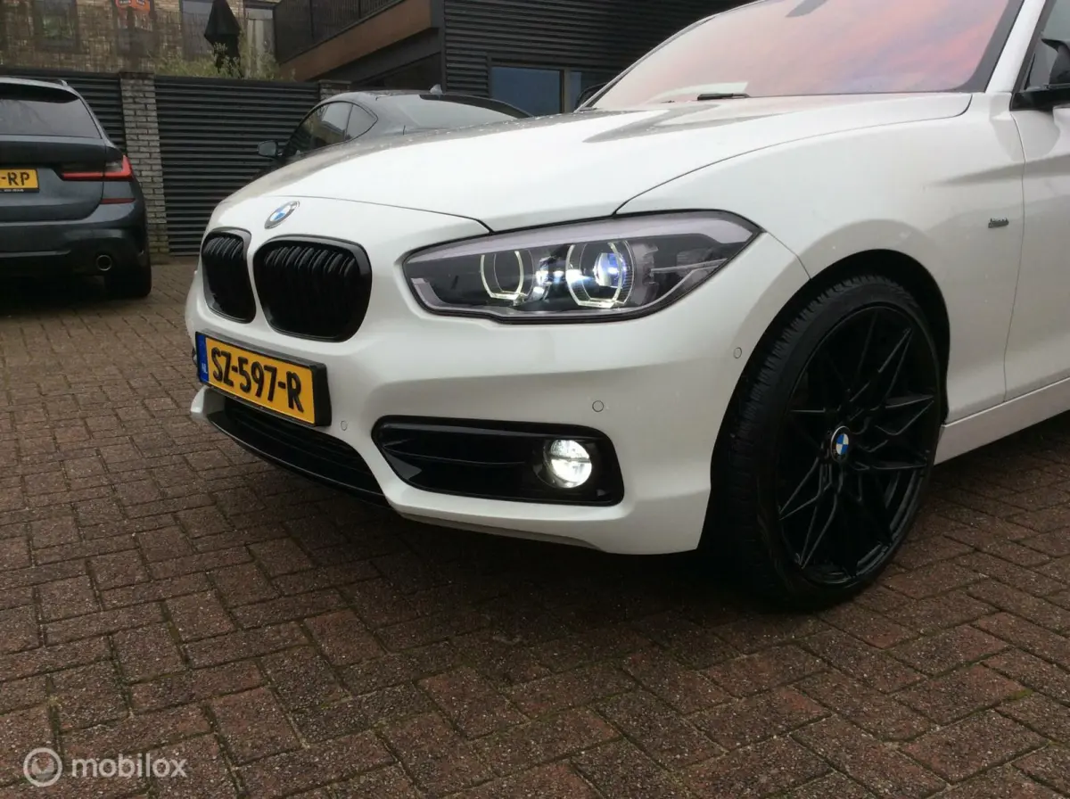 118d Executive 19"lm vlg Nav Apple Carplay nap leder