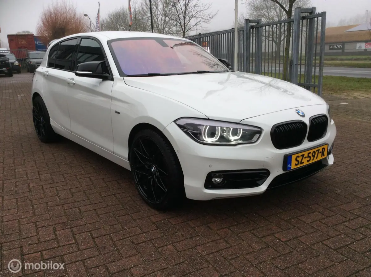 118d Executive 19"lm vlg Nav Apple Carplay nap leder