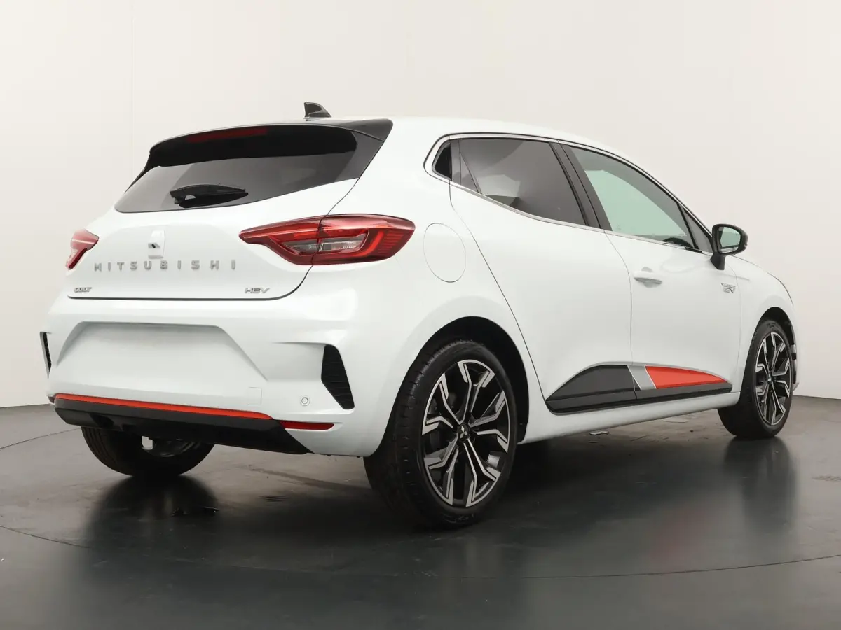 1.6 HEV Intense+ | Achteruitrijcamera | Adaptive Cruise Control | Apple Carplay/Android Auto | Climate Control | Navigatie | Parkeersensoren Voor en Achter | Stoel- en Stuurverwarming