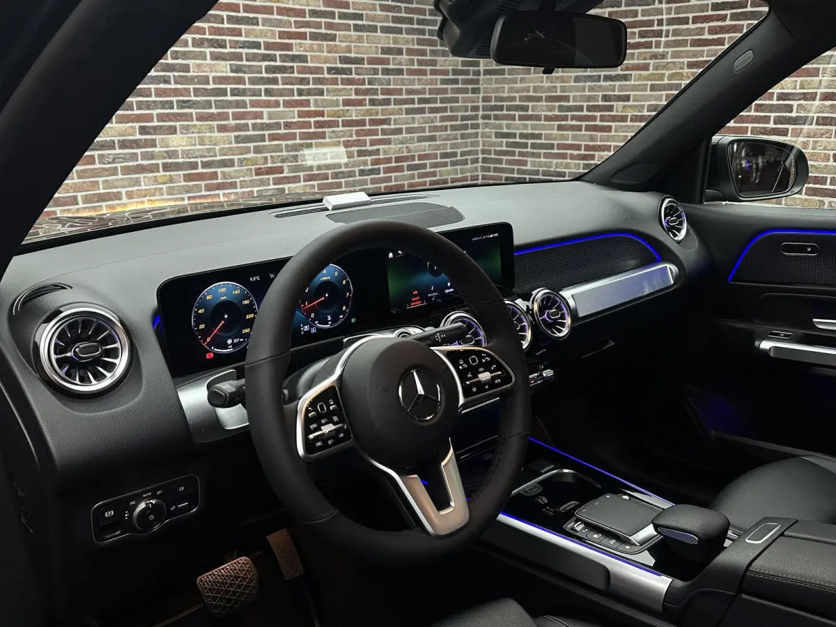 180 AMG Dealer Onderhouden Virtual Sfeer