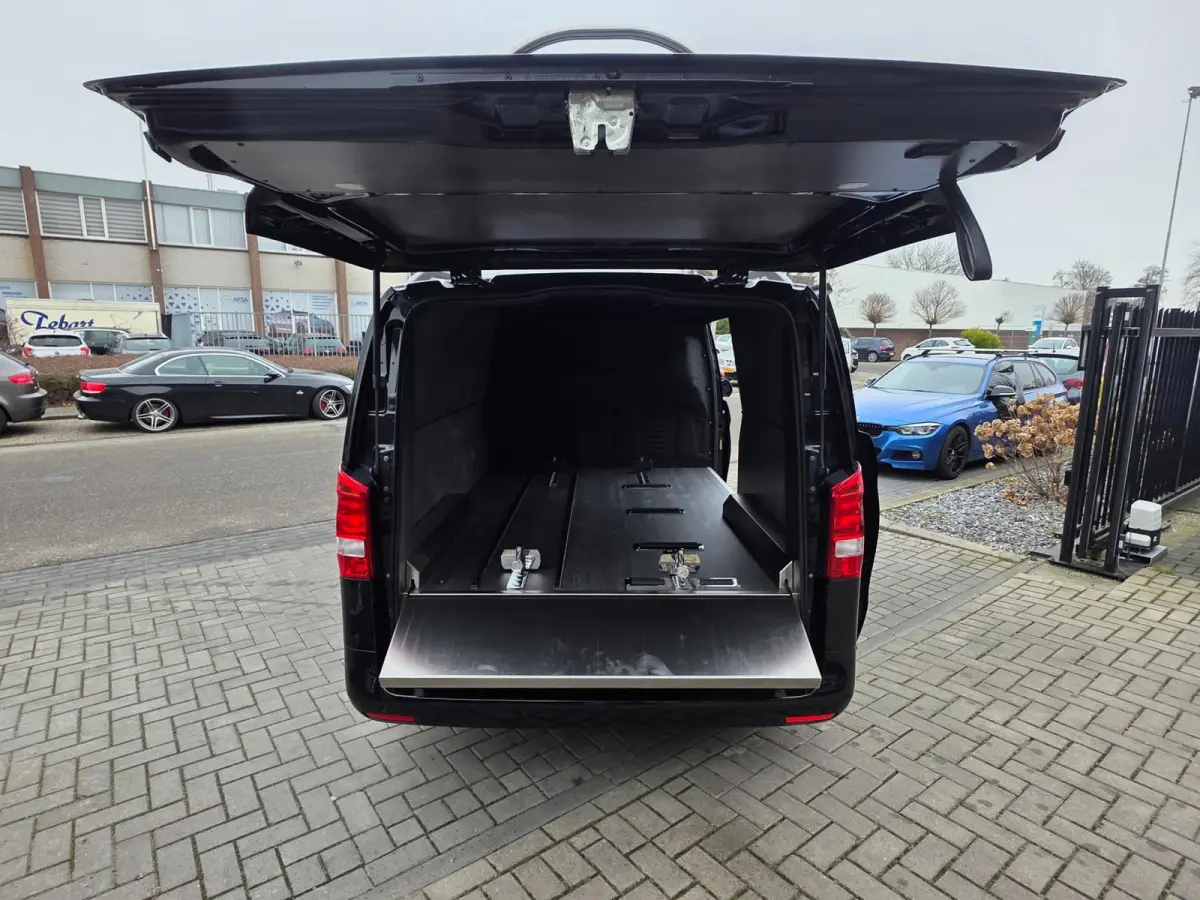 110 CDI Lang | OVERBRENG AUTO | PRACHTIGE CABINE | Met o.a. navigatie, achteruitrijcamera, climate en cruise!