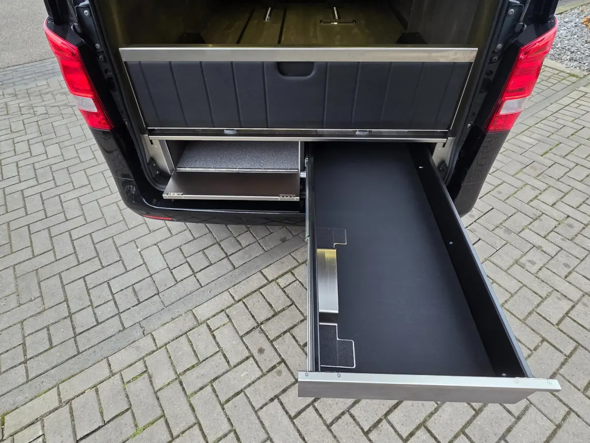110 CDI Lang | OVERBRENG AUTO | PRACHTIGE CABINE | Met o.a. navigatie, achteruitrijcamera, climate en cruise!