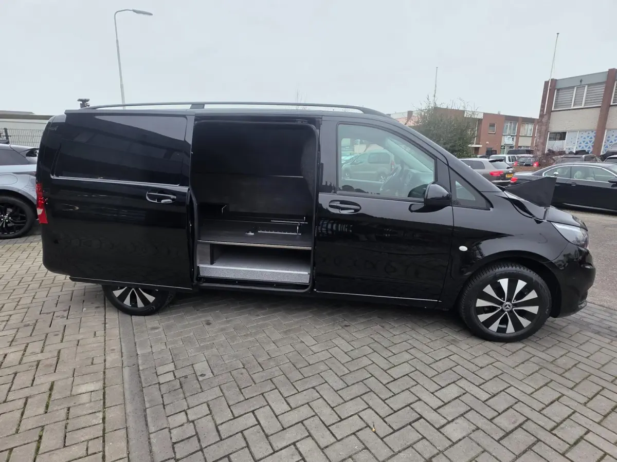 110 CDI Lang | OVERBRENG AUTO | PRACHTIGE CABINE | Met o.a. navigatie, achteruitrijcamera, climate en cruise!