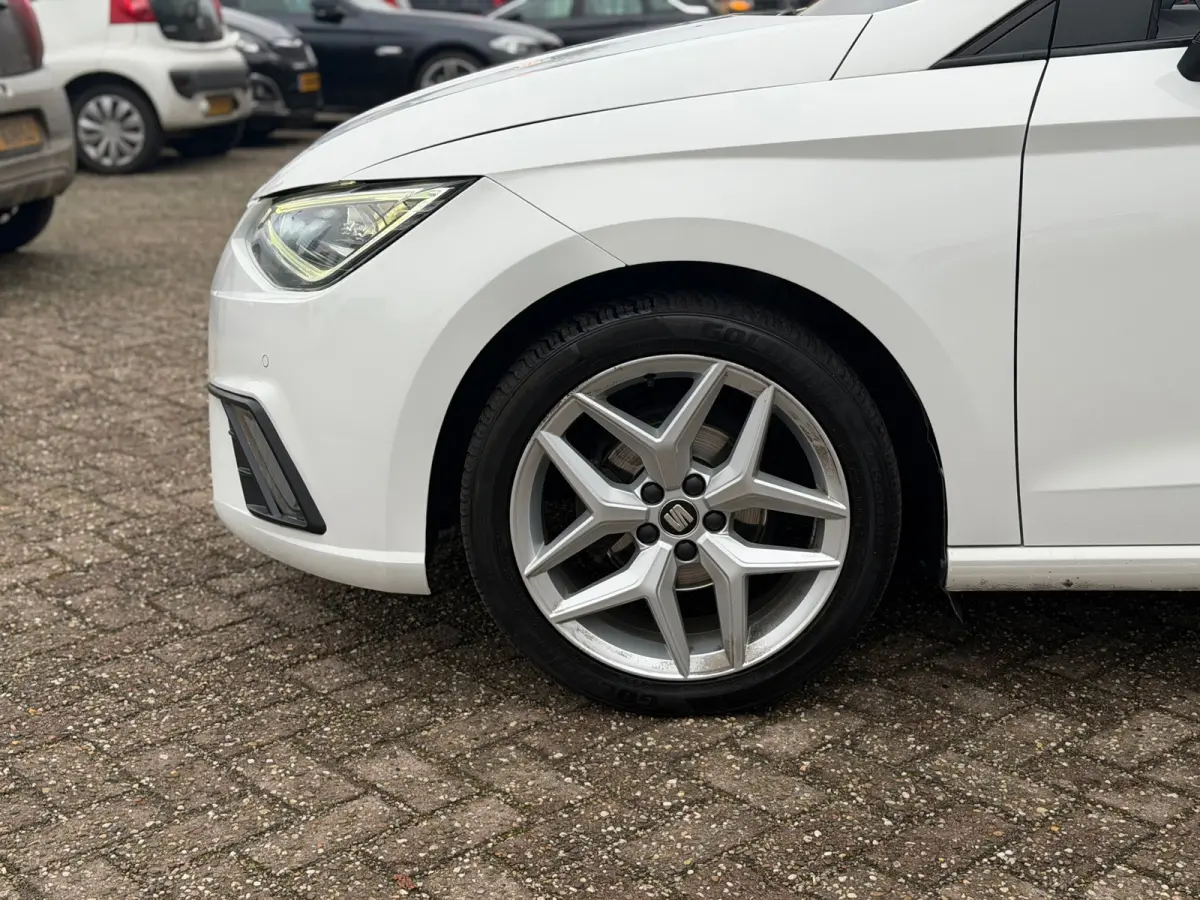 1.0 TSI FR Intense Stoelvw|Camera|Nap|Navi|Cruisec|Topstaat!