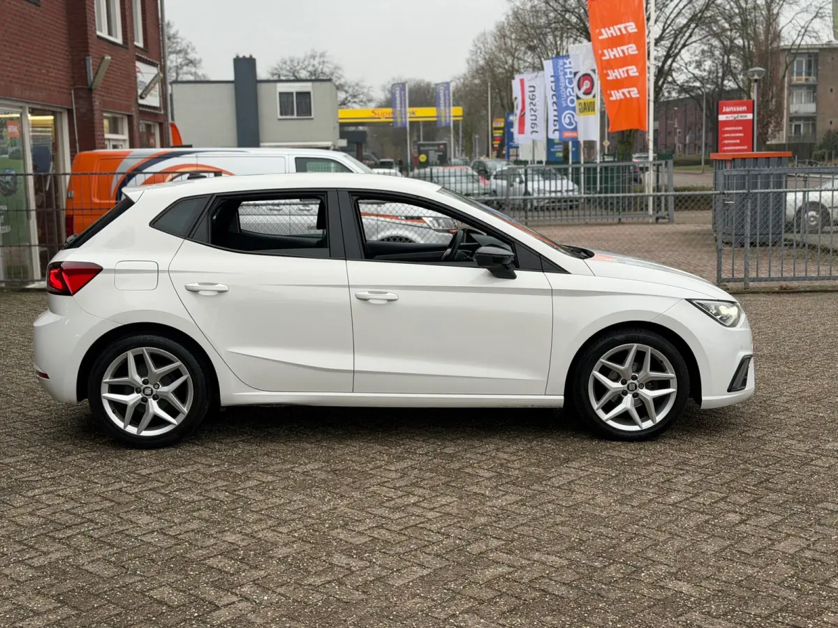 1.0 TSI FR Intense Stoelvw|Camera|Nap|Navi|Cruisec|Topstaat!
