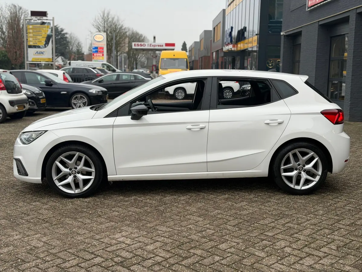 1.0 TSI FR Intense Stoelvw|Camera|Nap|Navi|Cruisec|Topstaat!