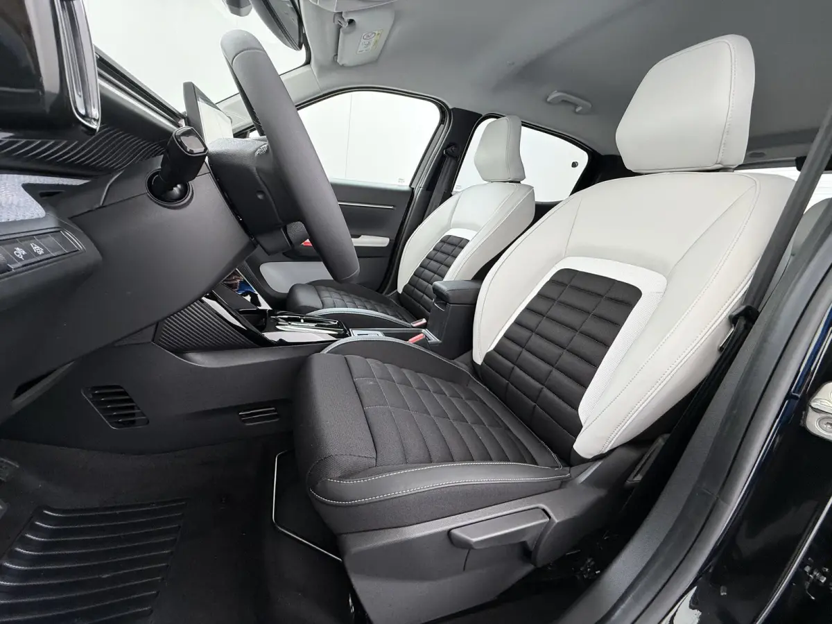 1.2 Hybrid 145pk Max Automaat | VOORRAAD DEAL! | Navigatie | Camera achter | Lichtmetalen velgen | Apple Carplay draadloos | Automatische airco