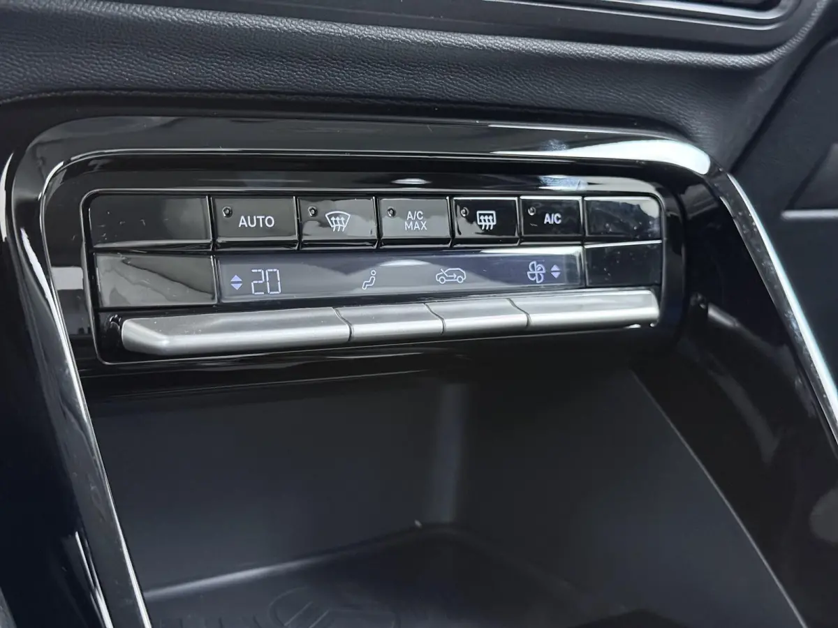 1.2 Hybrid 145pk Max Automaat | VOORRAAD DEAL! | Navigatie | Camera achter | Lichtmetalen velgen | Apple Carplay draadloos | Automatische airco