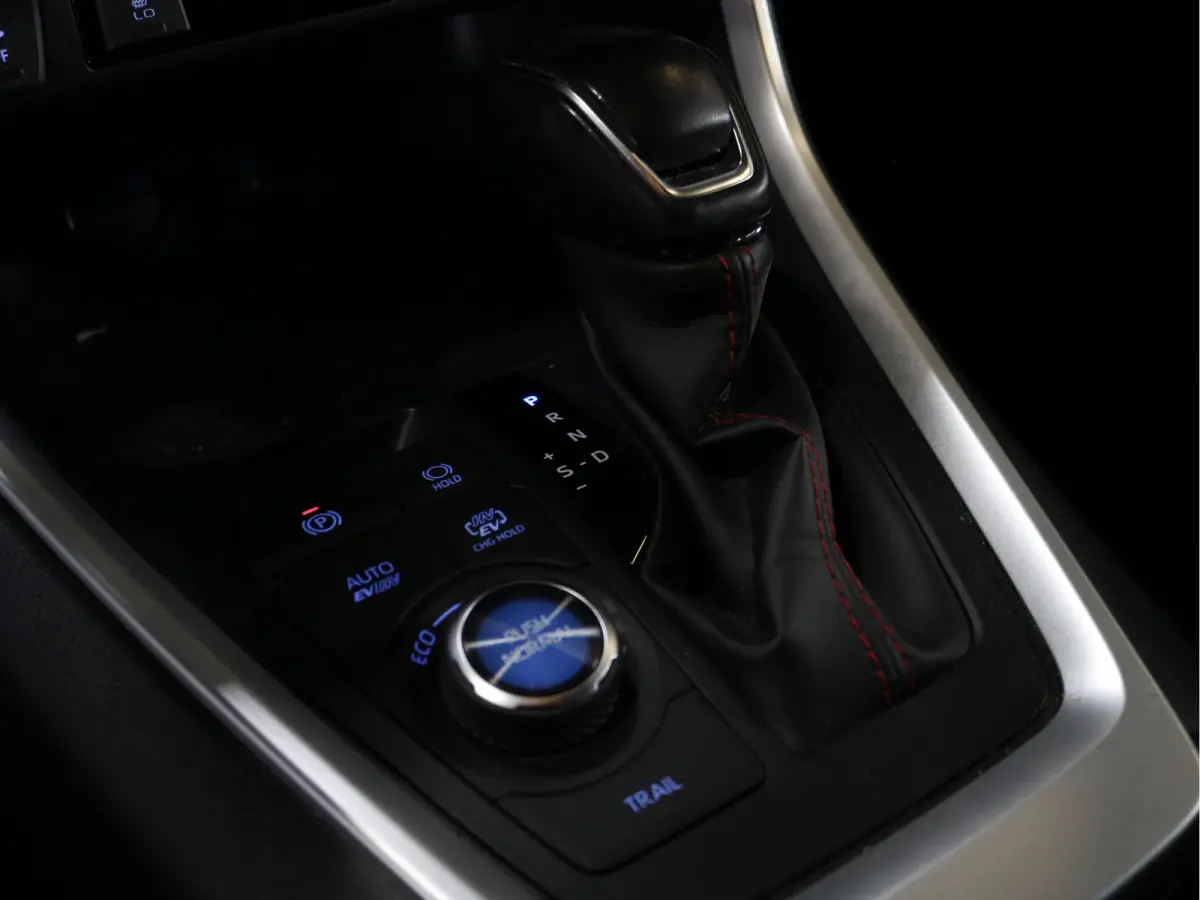 2.5 Plug-in Hybrid Style | Afneembare trekhaak | Stuurverwarming |