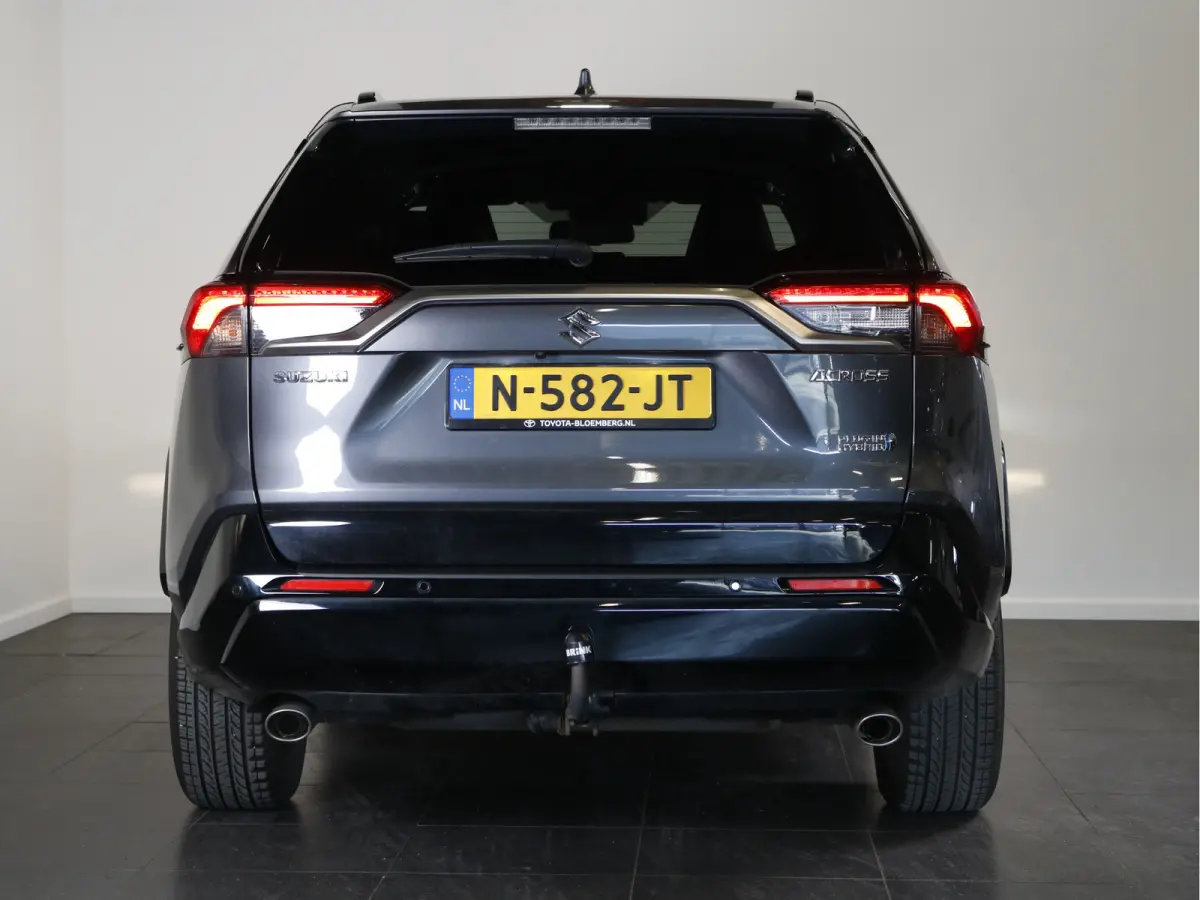 2.5 Plug-in Hybrid Style | Afneembare trekhaak | Stuurverwarming |