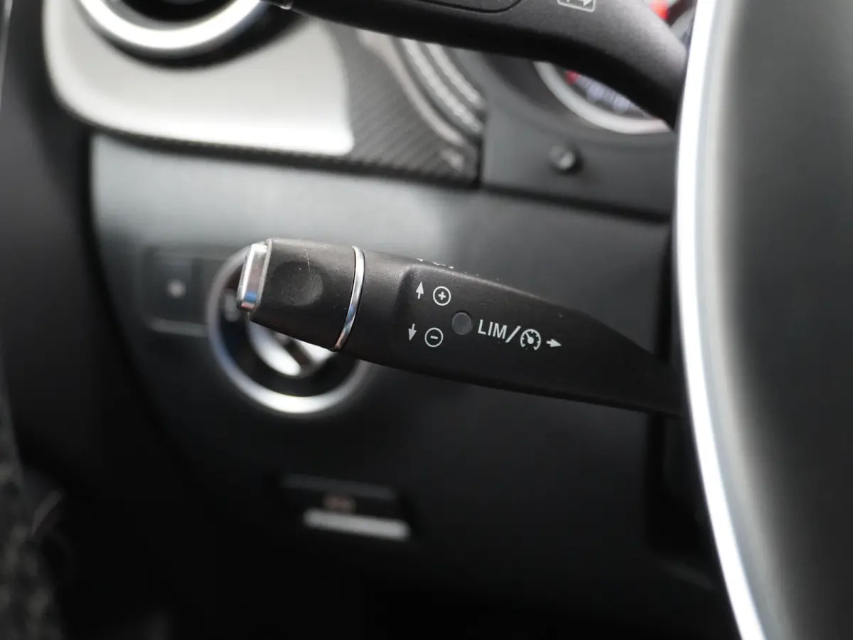 200 Ambition | Trekhaak Carplay Sfeer