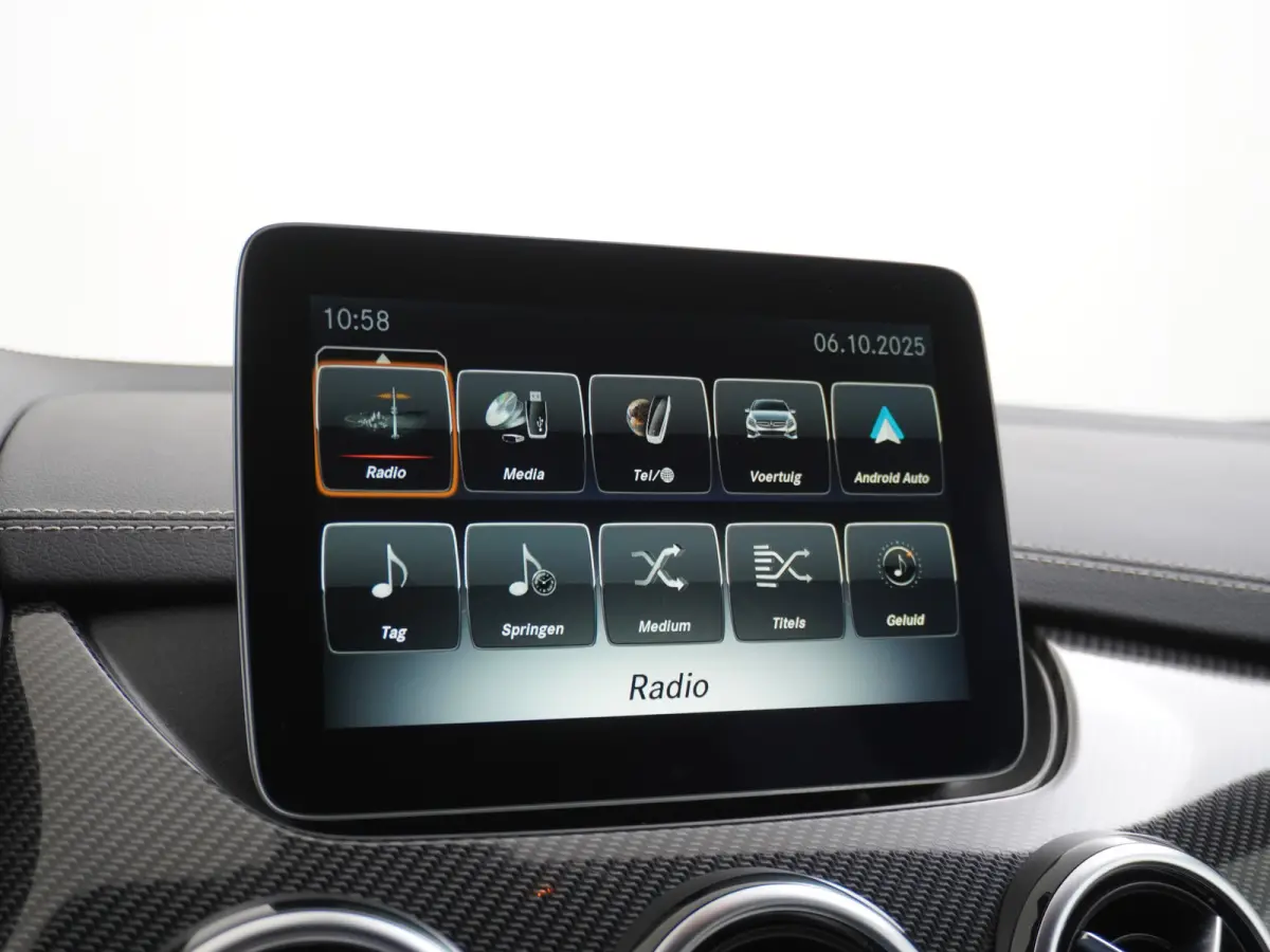 200 Ambition | Trekhaak Carplay Sfeer