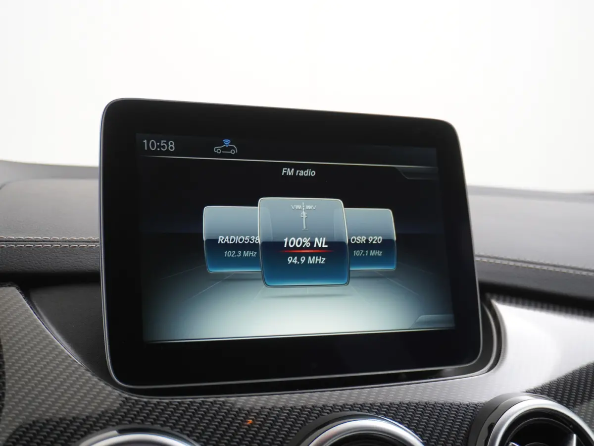 200 Ambition | Trekhaak Carplay Sfeer