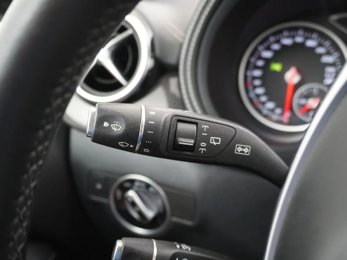 200 Ambition | Trekhaak Carplay Sfeer