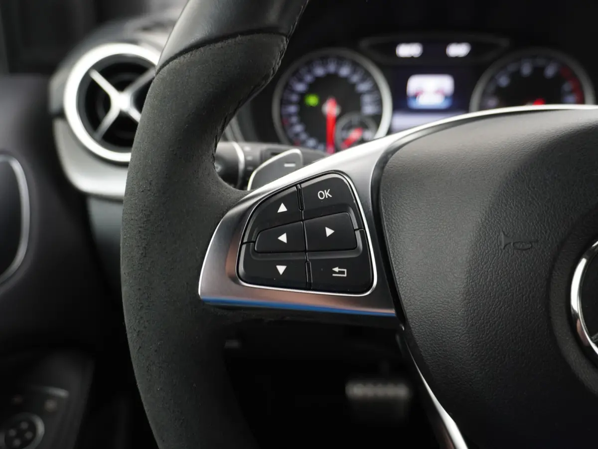 200 Ambition | Trekhaak Carplay Sfeer