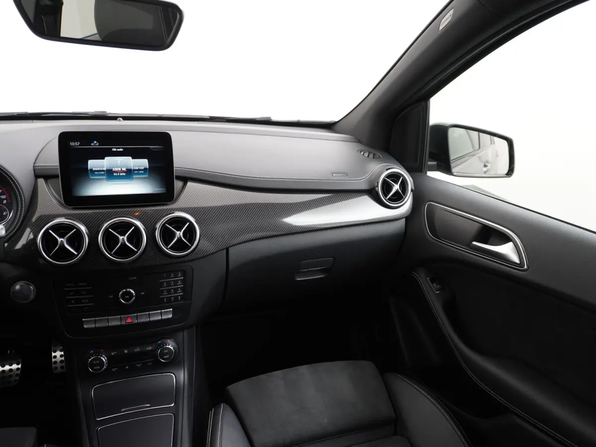 200 Ambition | Trekhaak Carplay Sfeer