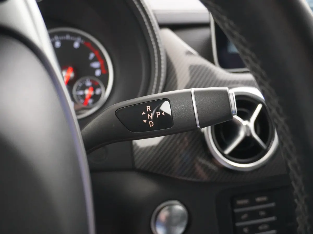 200 Ambition | Trekhaak Carplay Sfeer
