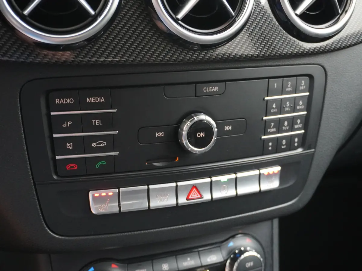 200 Ambition | Trekhaak Carplay Sfeer