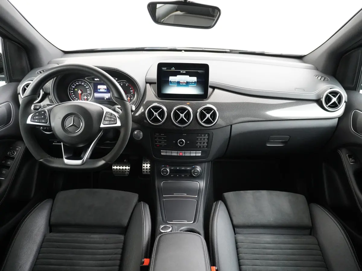 200 Ambition | Trekhaak Carplay Sfeer