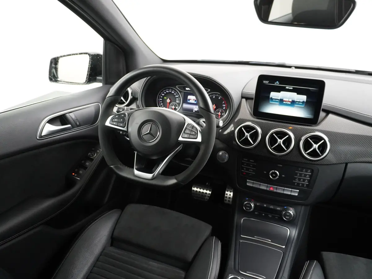 200 Ambition | Trekhaak Carplay Sfeer
