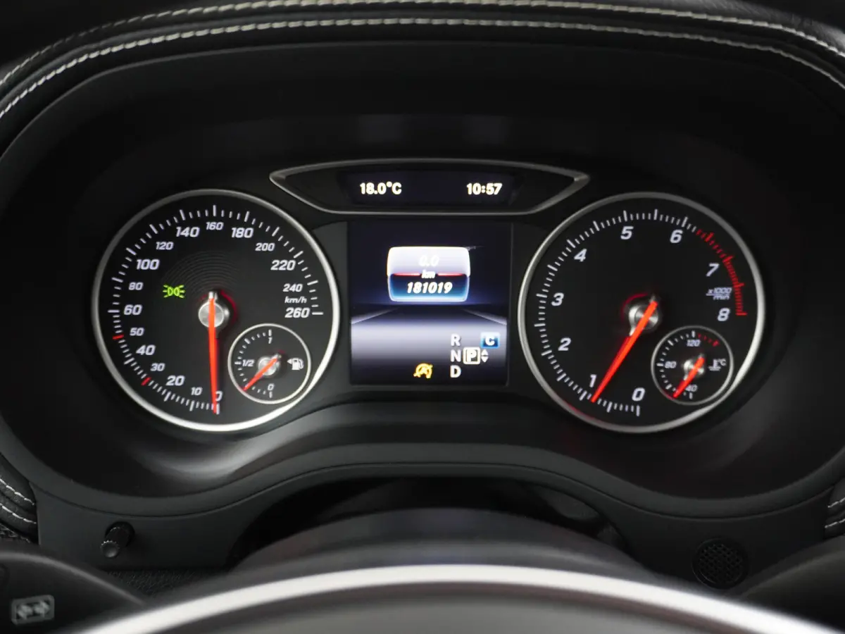 200 Ambition | Trekhaak Carplay Sfeer