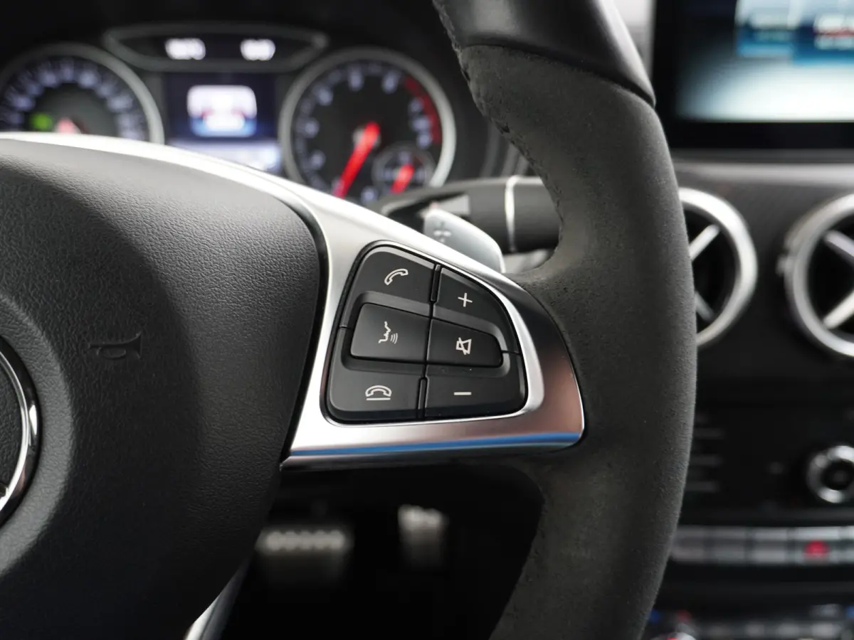 200 Ambition | Trekhaak Carplay Sfeer