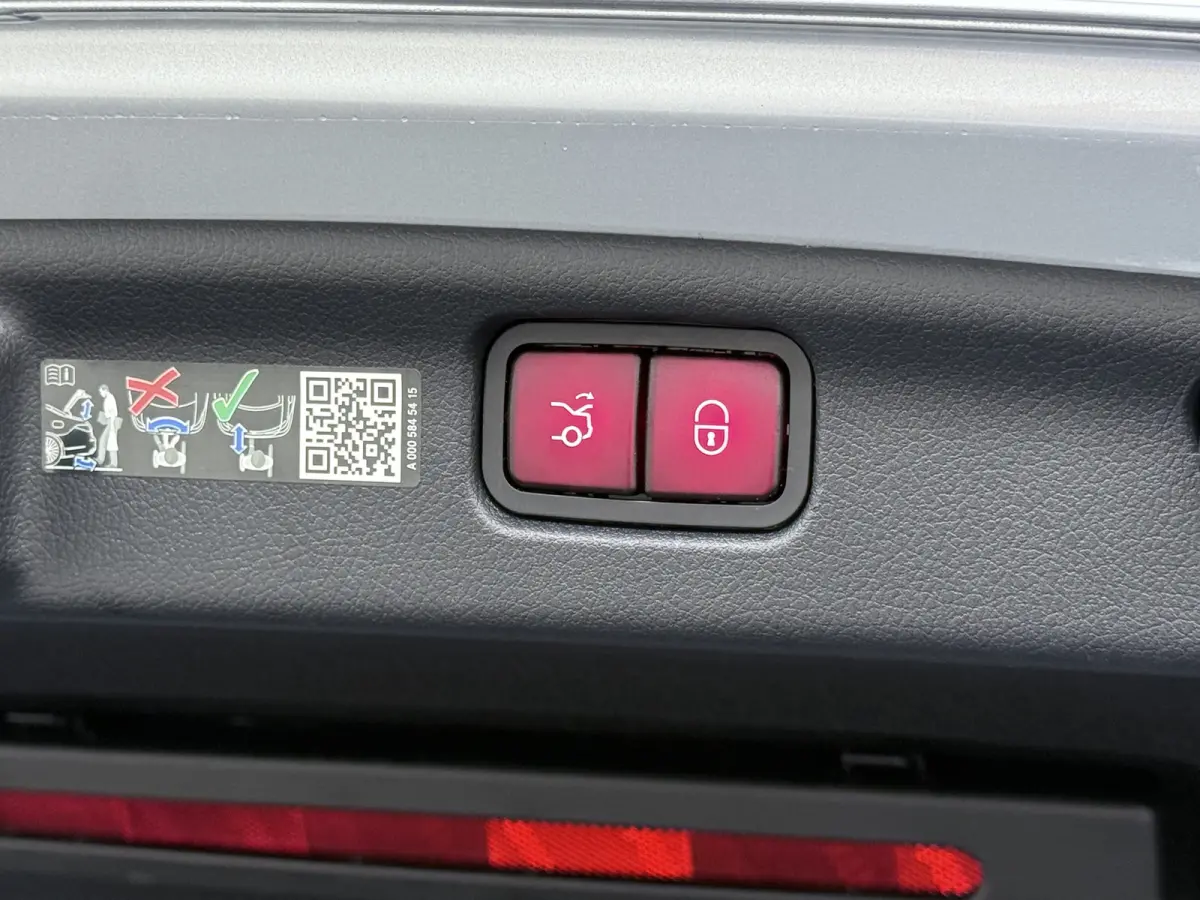 180 AMG Line | Pano Memory Keyless Digital 360 Camera