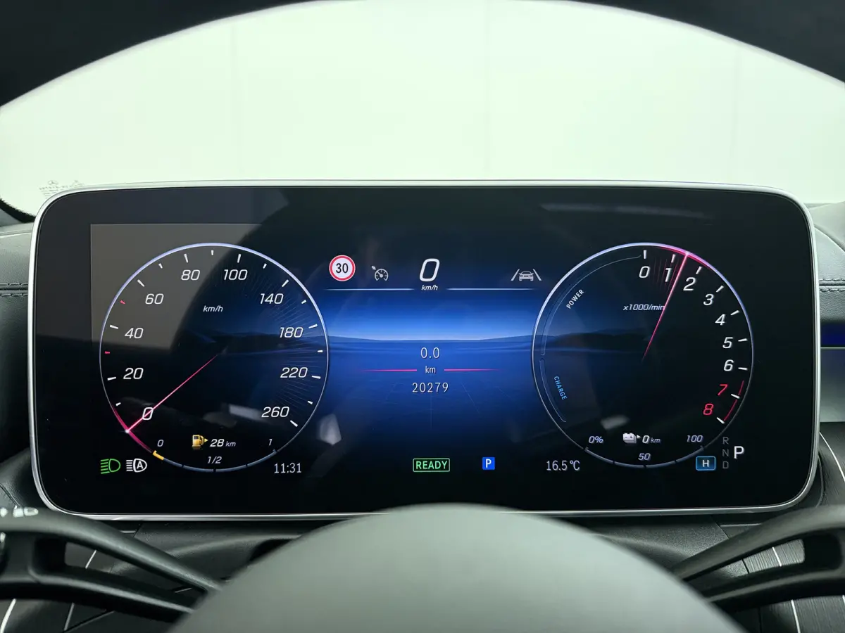 300 e AMG Line | Pano Night Camera