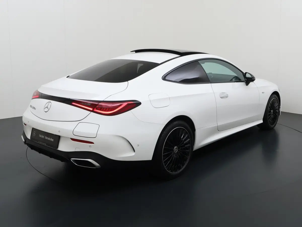 300 e AMG Line | Pano Night Camera