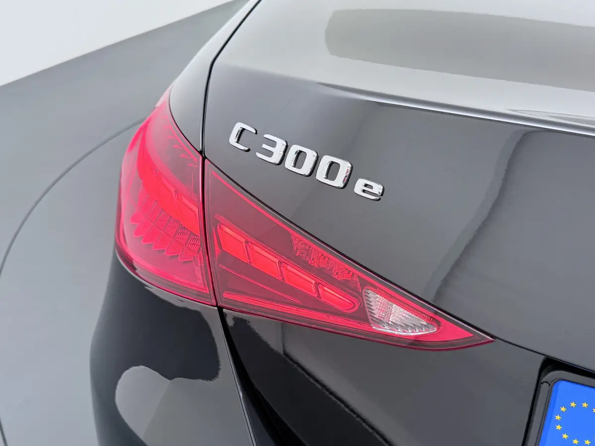 300 e Luxury | Camera