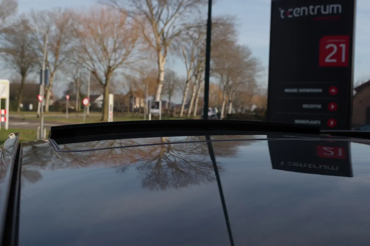 330i 259 PK High Executive M-Sport Edition, Panoramadak, Trekhaak, Individual, Head-Up