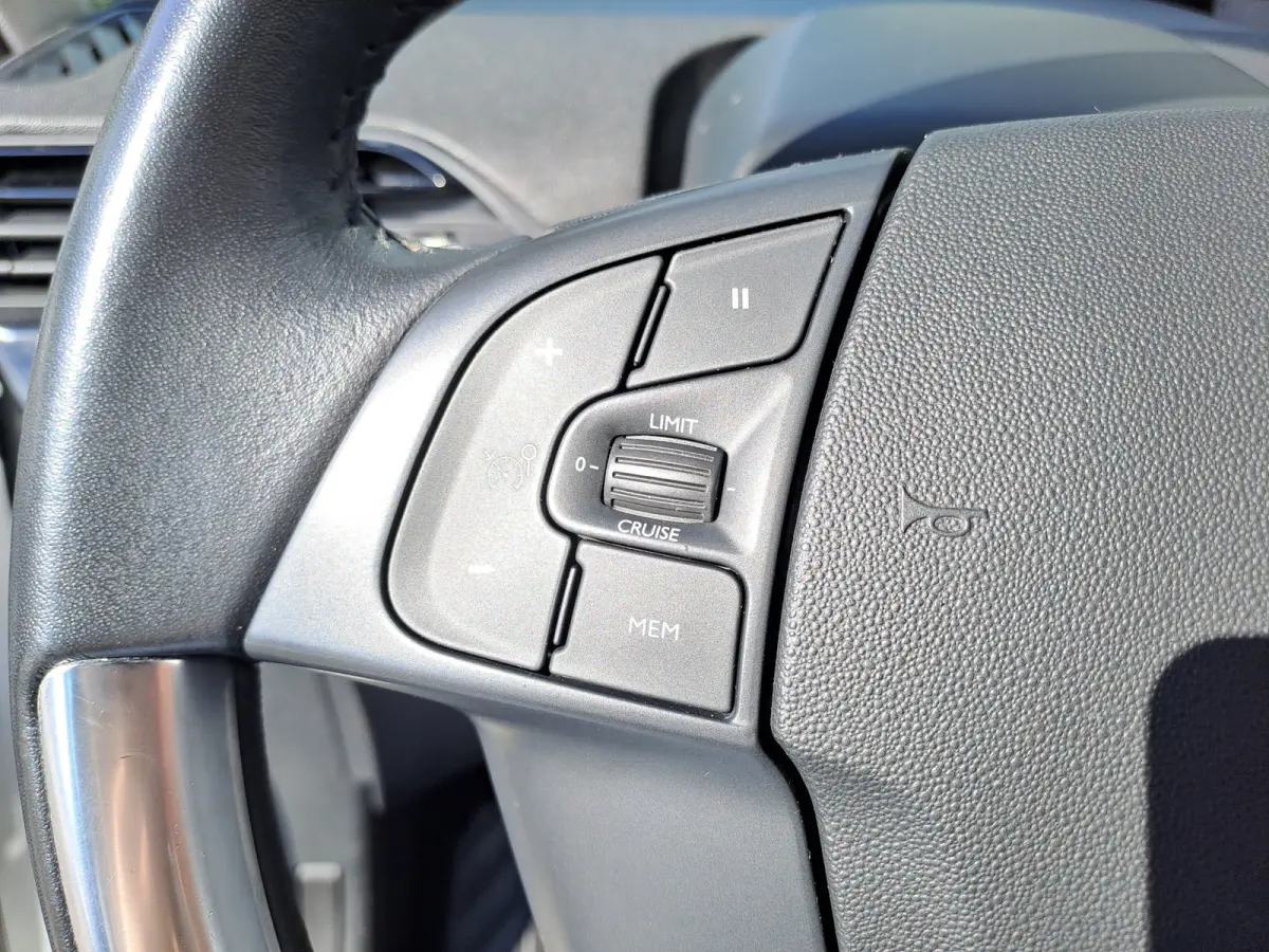 7 Persoons 1.2 PureTech | Clima | Cruise control | 3e zitrij | Bluetooth | 7 - ZITTER | 7 - PERSONEN