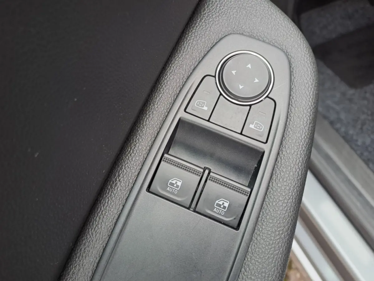 1.0 TCe 90 Equilibre | Navi | Cruise | Apple Carplay/Android Auto