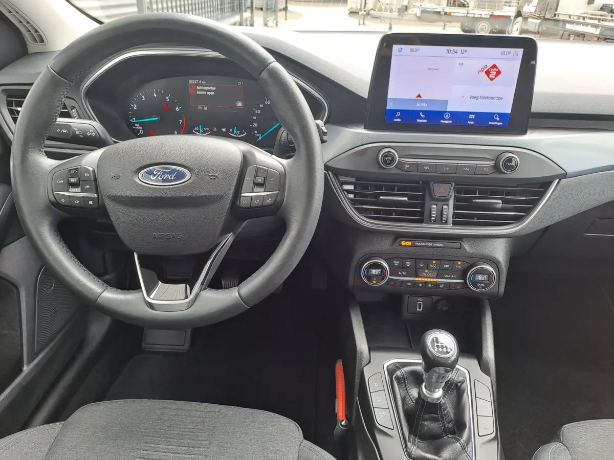 1.0 EcoBoost Active Business | Navi | PDC | Cruise | Trekhaak | ECC | Stoel, Stuur, Voorruit verwarming