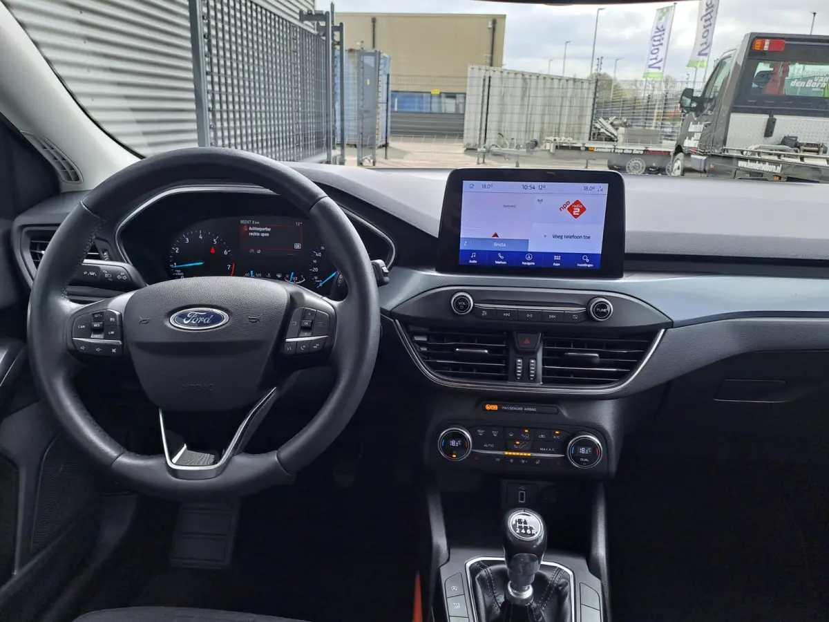 1.0 EcoBoost Active Business | Navi | PDC | Cruise | Trekhaak | ECC | Stoel, Stuur, Voorruit verwarming