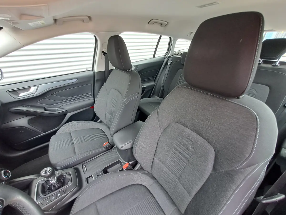 1.0 EcoBoost Active Business | Navi | PDC | Cruise | Trekhaak | ECC | Stoel, Stuur, Voorruit verwarming
