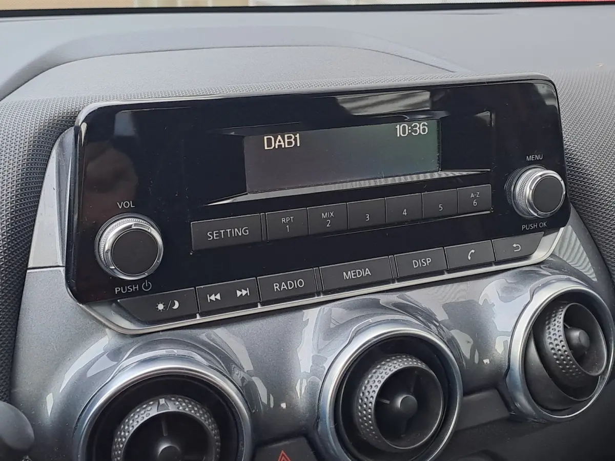 1.0 DIG-T Visia | Airco | Cruise | DAB | Bluetooth | Rijstrooksensor met correctie | Isofix