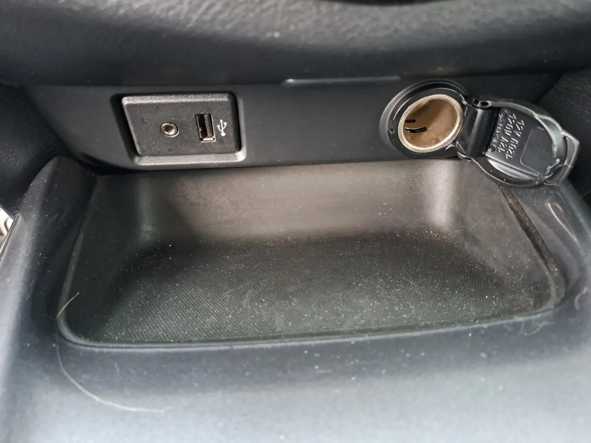 1.0 DIG-T Visia | Airco | Cruise | DAB | Bluetooth | Rijstrooksensor met correctie | Isofix
