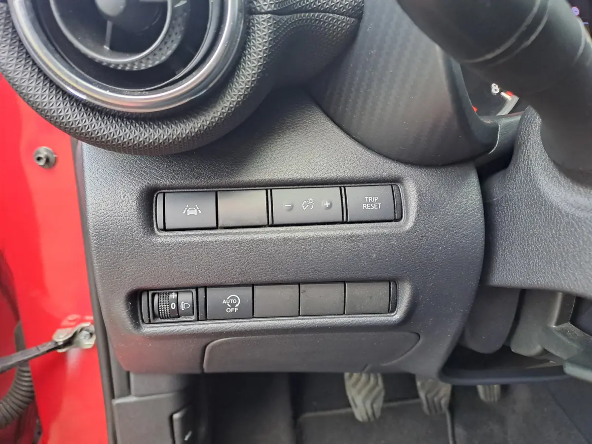 1.0 DIG-T Visia | Airco | Cruise | DAB | Bluetooth | Rijstrooksensor met correctie | Isofix