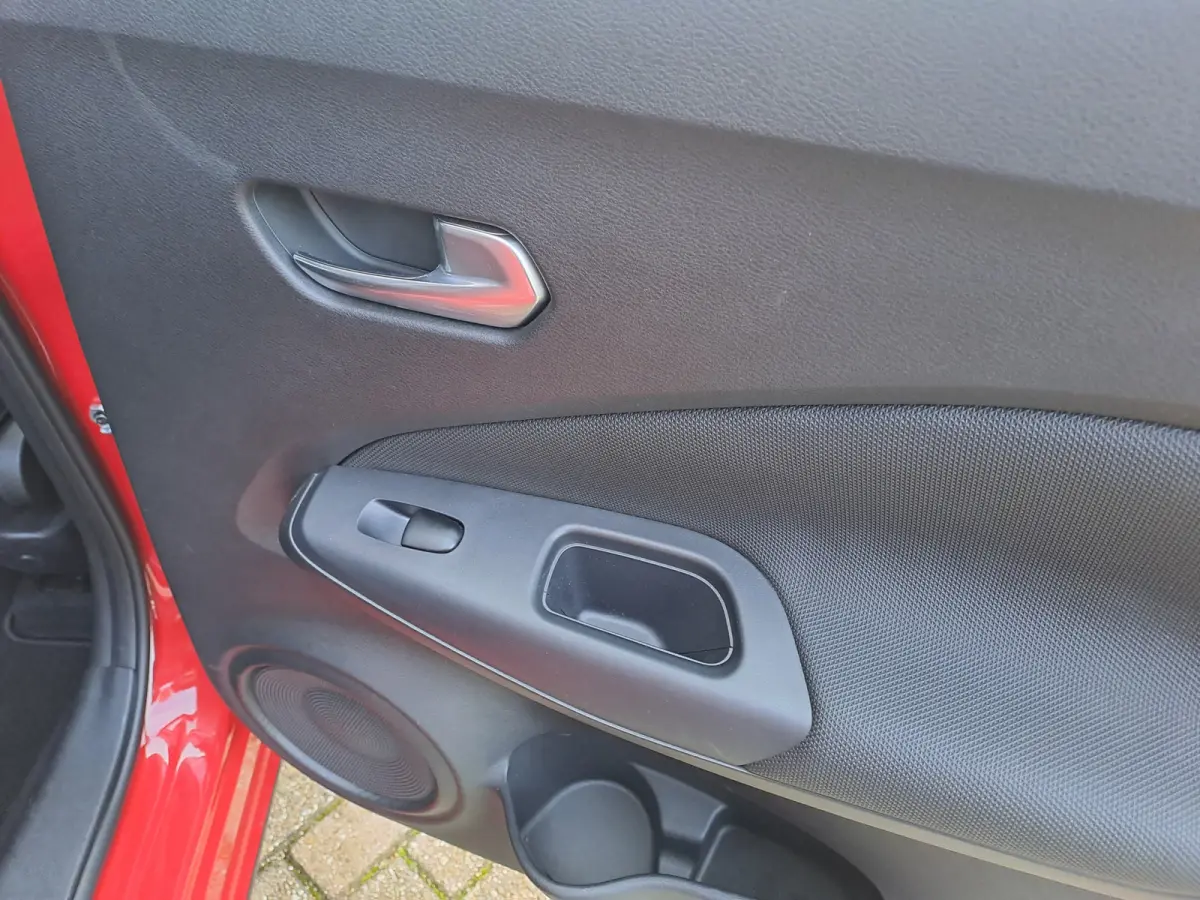 1.0 DIG-T Visia | Airco | Cruise | DAB | Bluetooth | Rijstrooksensor met correctie | Isofix