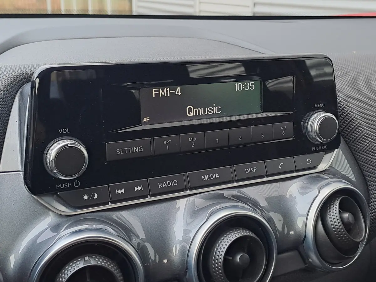 1.0 DIG-T Visia | Airco | Cruise | DAB | Bluetooth | Rijstrooksensor met correctie | Isofix